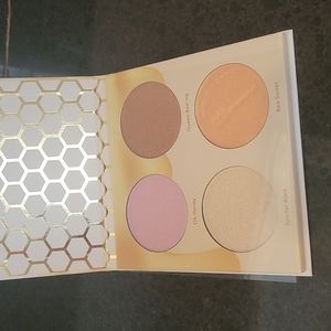 Beauty Bakerie Highlighter Palette